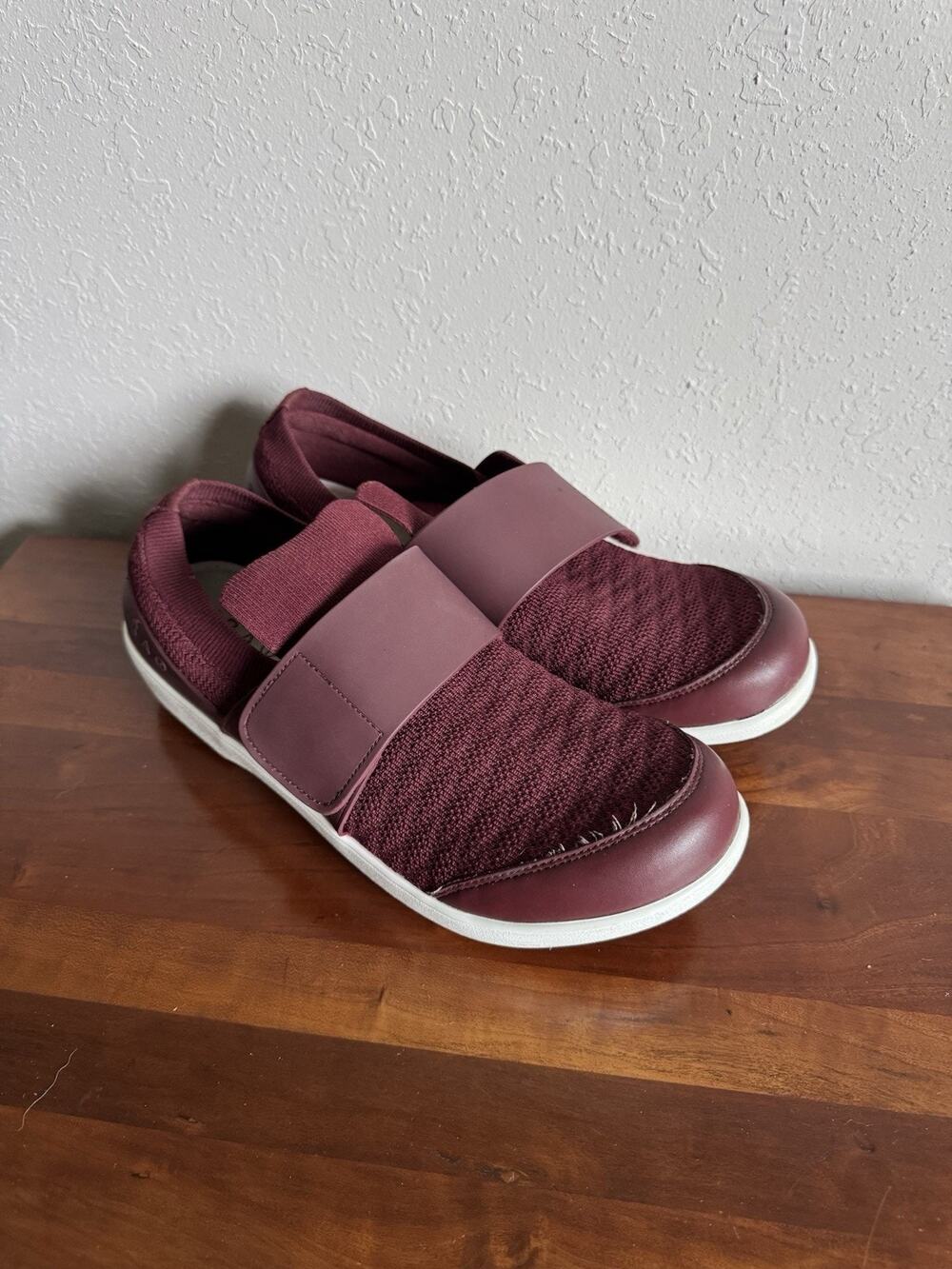 Traq by Alegria Qwuik Wine Waves Strap Slip On Sneakers Womens 42 Walking Casual